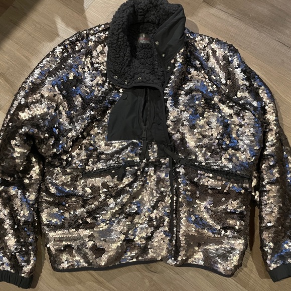 Free People Hit The Slopes Silver Sequin Jacket Fleece Lining Zip Pockets Xl - Picture 3 of 9